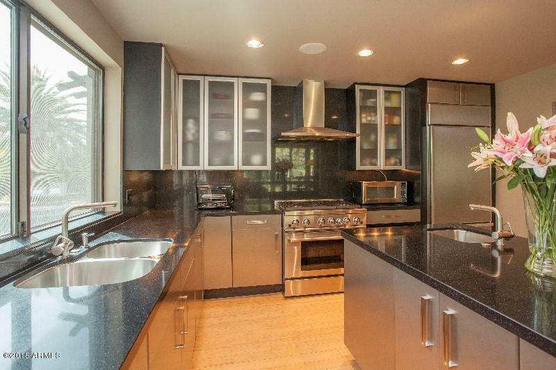 Property Photo: 5806 N 46th Place AZ 85018