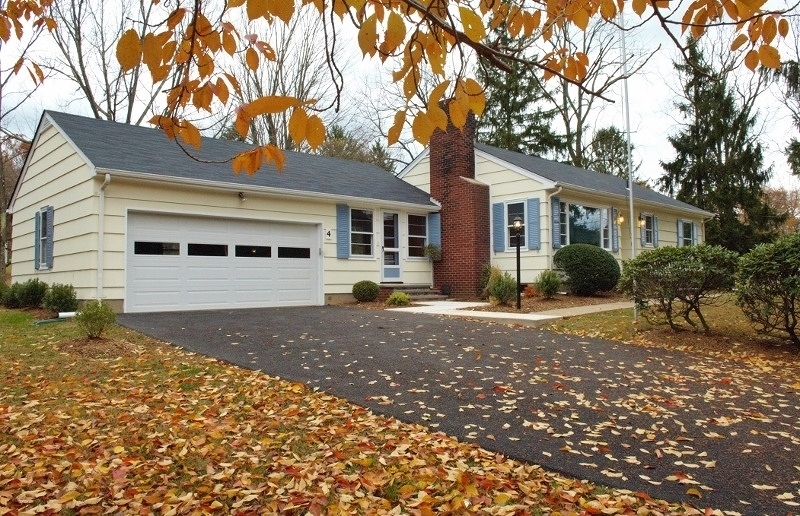 Property Photo:  4 Beaver Ln  NJ 07836 