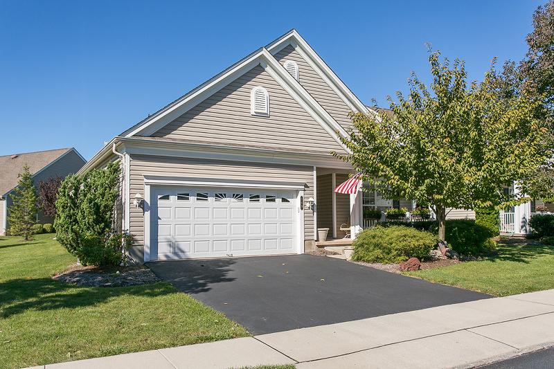 Property Photo: 189 Stone Manor Dr NJ 08873
