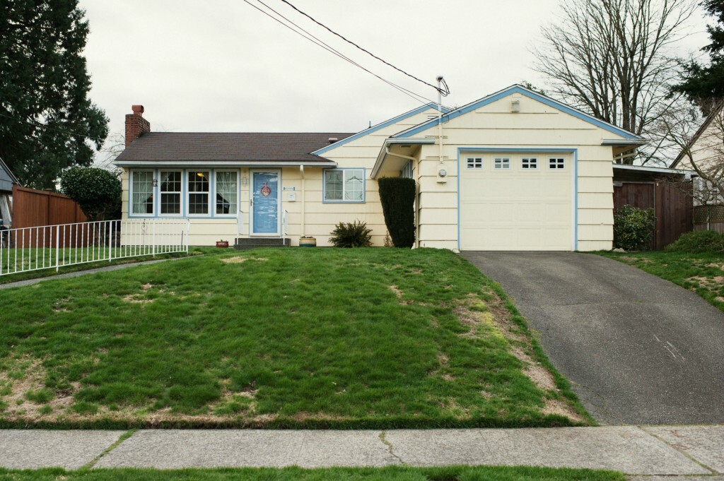 Property Photo:  2612 N Bennett St  WA 98407 