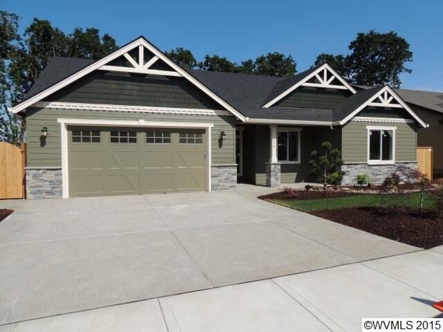 Property Photo: 648 Hillcrest Dr OR 97338