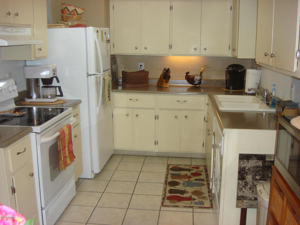 Property Photo: 4444 E Paradise Village Parkway N 152 AZ 85032