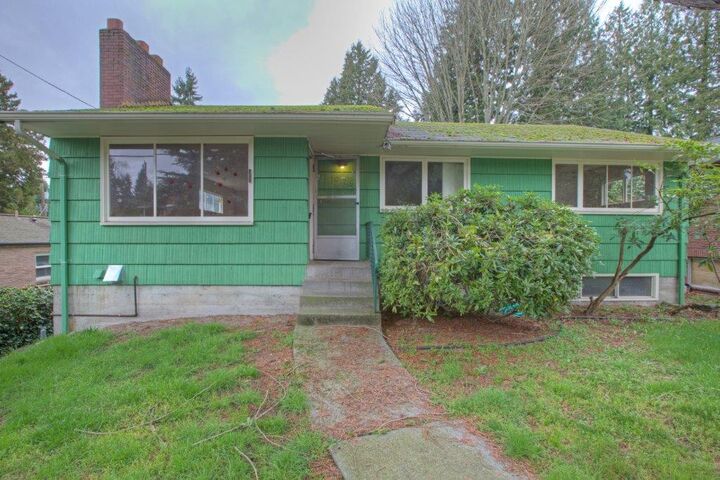 10709 14th Ave NE  Seattle WA 98125 photo