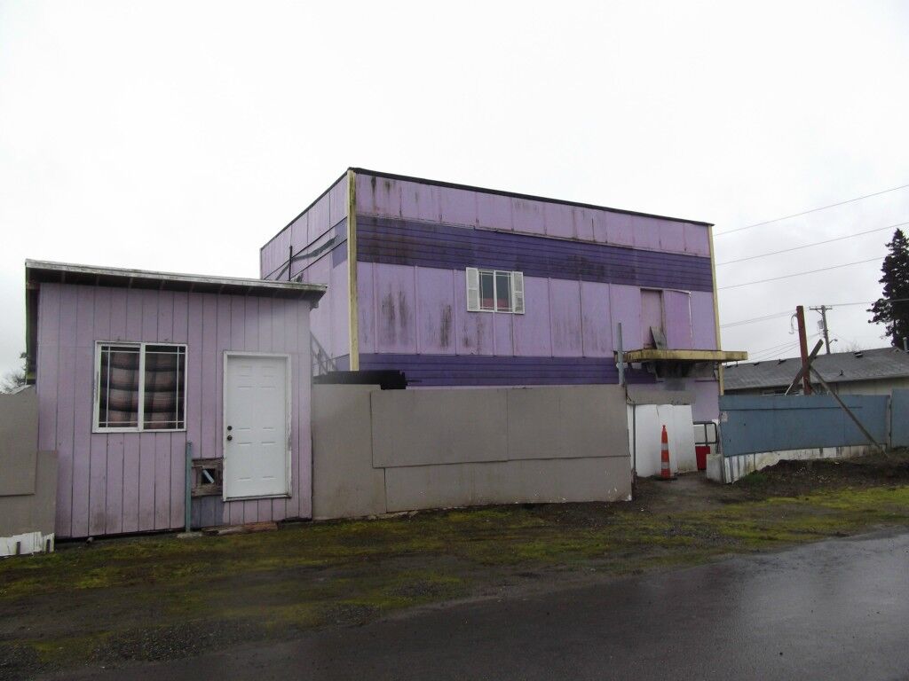 Property Photo:  118 E Division Lane  WA 98404 