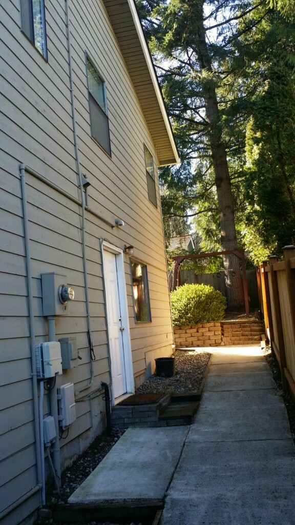 Property Photo:  10631 184 Ave NE  WA 98052 