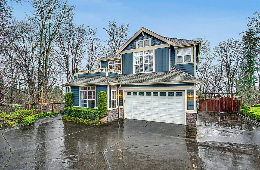 Property Photo:  1167 N 27th Place  WA 98056 