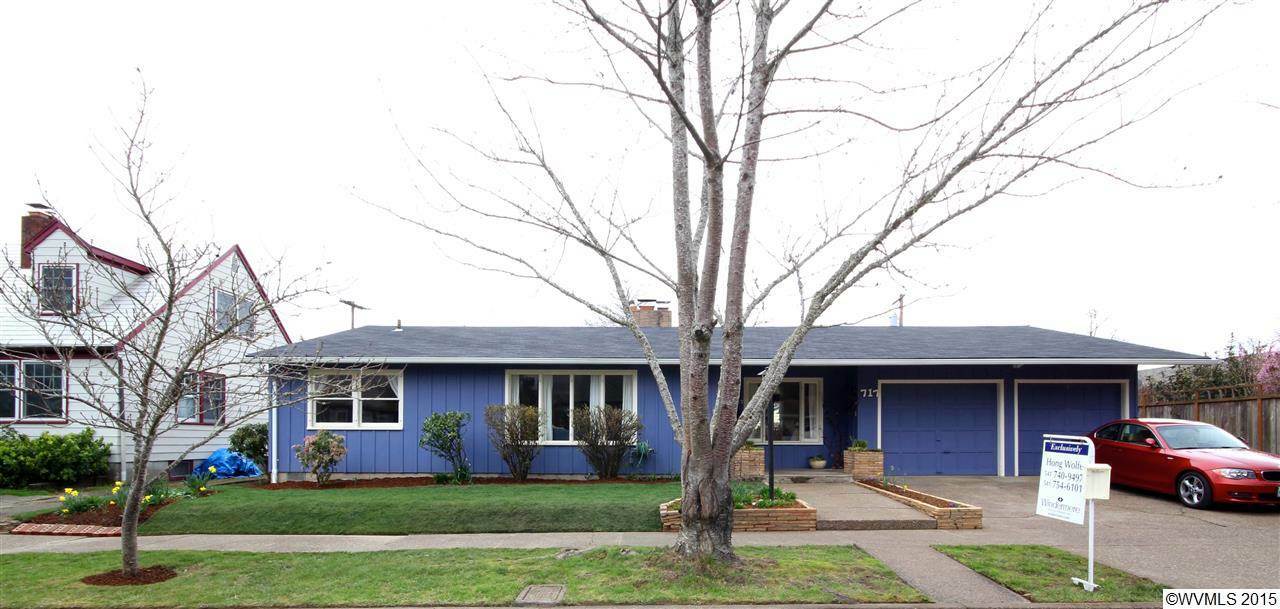 Property Photo: 717 NW 34th St OR 97330