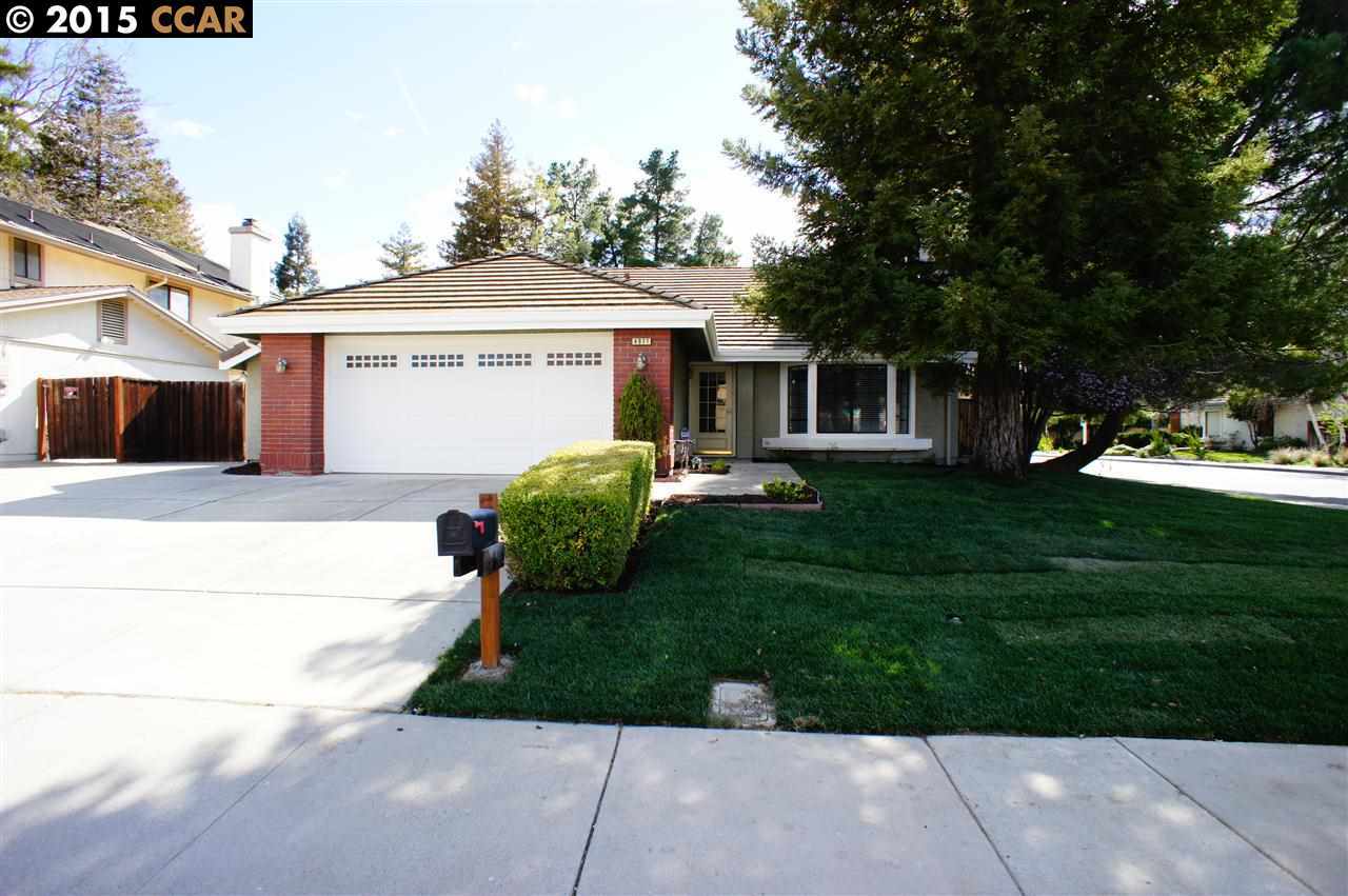 Property Photo:  4977 Green Hills Cir  CA 94531 