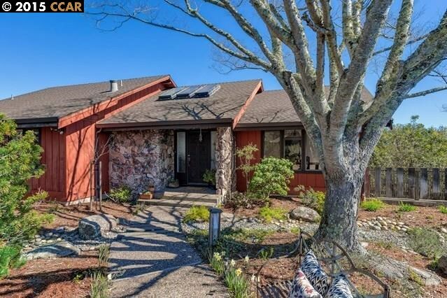 Property Photo:  15 Crestview Court  CA 94563-3917 