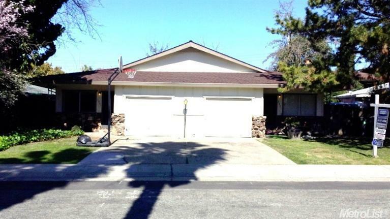 Property Photo:  2801 2803 Kerria Way  CA 95821 