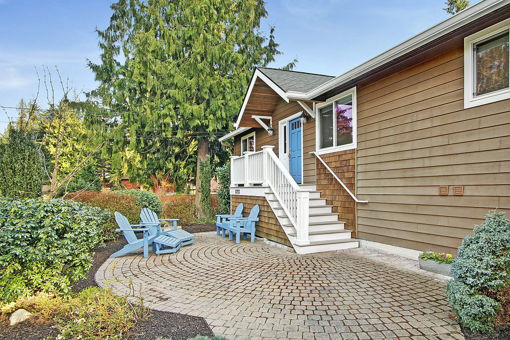 Property Photo:  8702 187th Place SW  WA 98026 