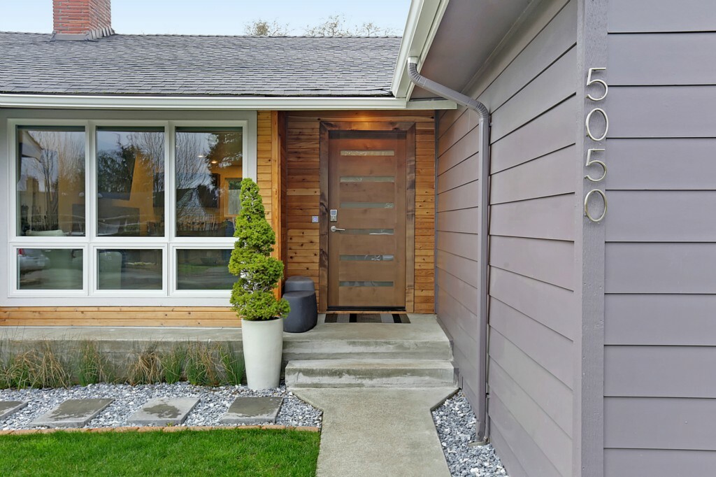 Property Photo:  5050 SW Olga St  WA 98116 