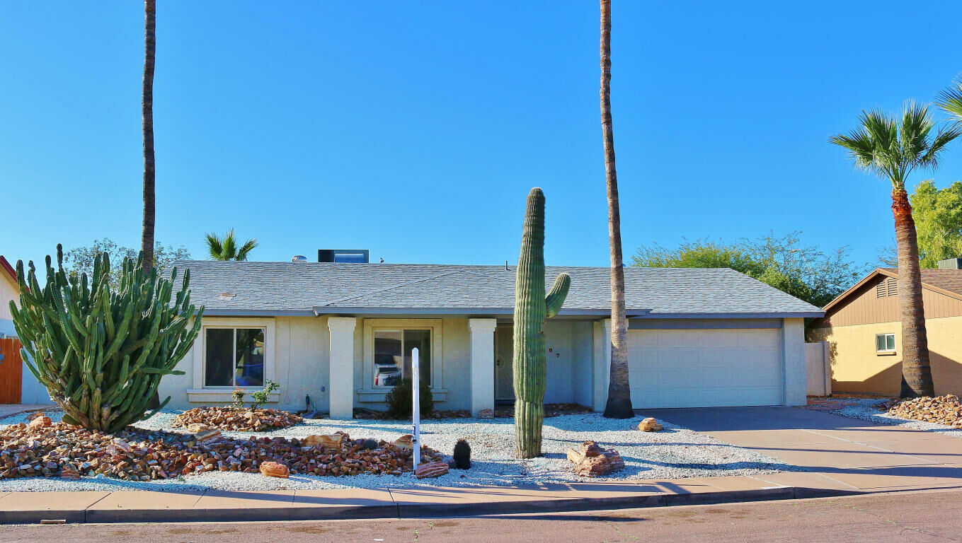 Property Photo:  2307 W Los Arboles Place  AZ 85224 