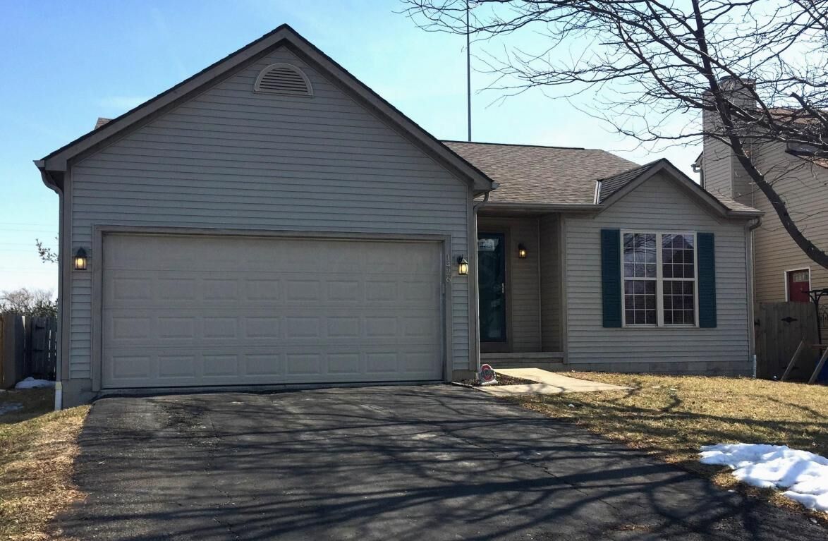 Property Photo: 1426 Tenagra Way OH 43228
