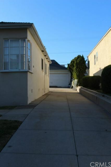 Property Photo:  609 E Cedar Avenue  CA 91501 