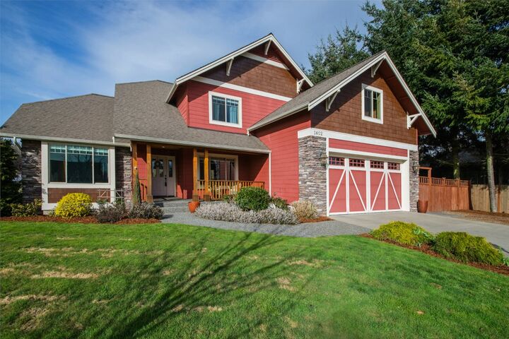 Property Photo: 1402 Myers Dr WA 98248