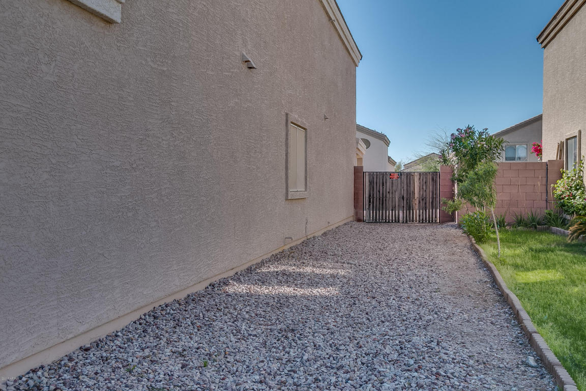 Property Photo:  21865 W Pima Street  AZ 85326 