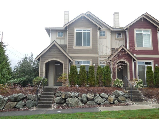 Property Photo: 13916 N Pointe Cir D WA 98012
