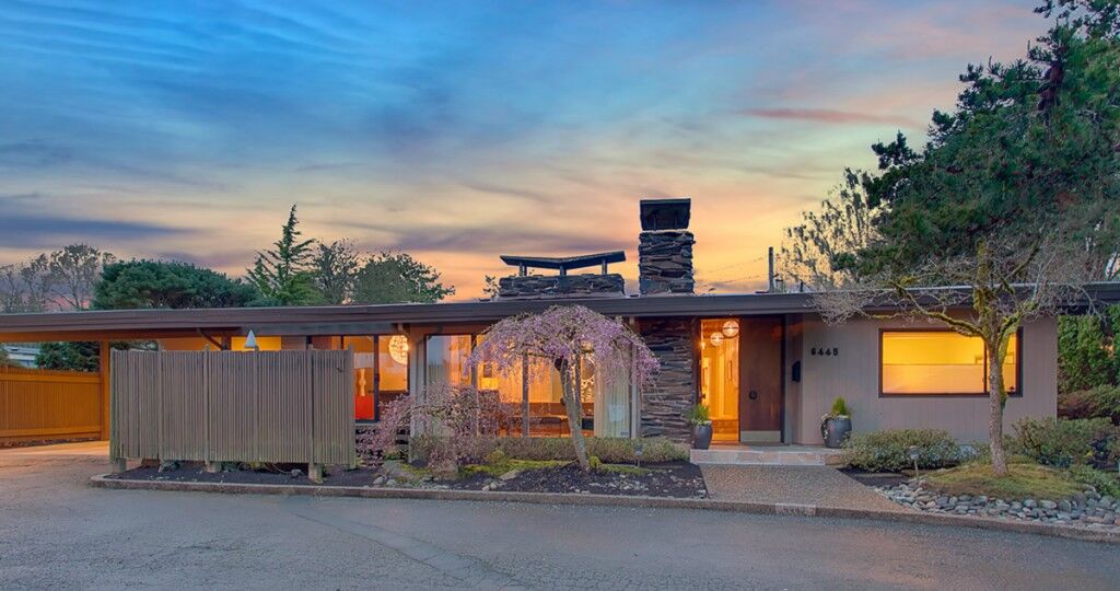 Property Photo:  6445 Hampton Rd S  WA 98118 