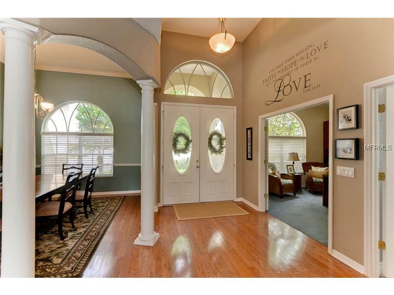 Property Photo:  708 Citrus Wood Lane  FL 33594 
