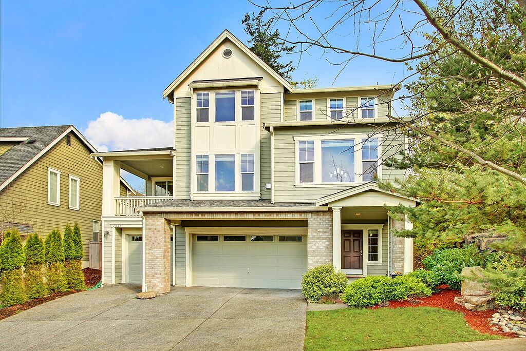 Property Photo: 7024 Silent Creek Avenue SE WA 98065