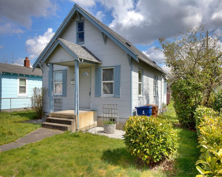 Property Photo: 6827 S Warner St WA 98409