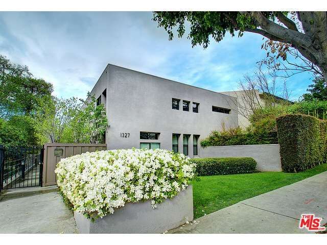 Property Photo:  1327 Havenhurst Dr 9  CA 90046 