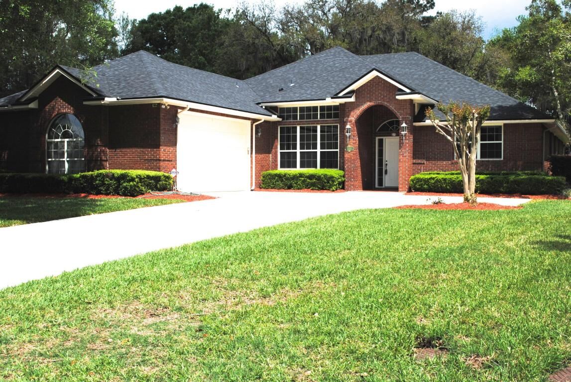 Property Photo: 637 Thornwood Lane FL