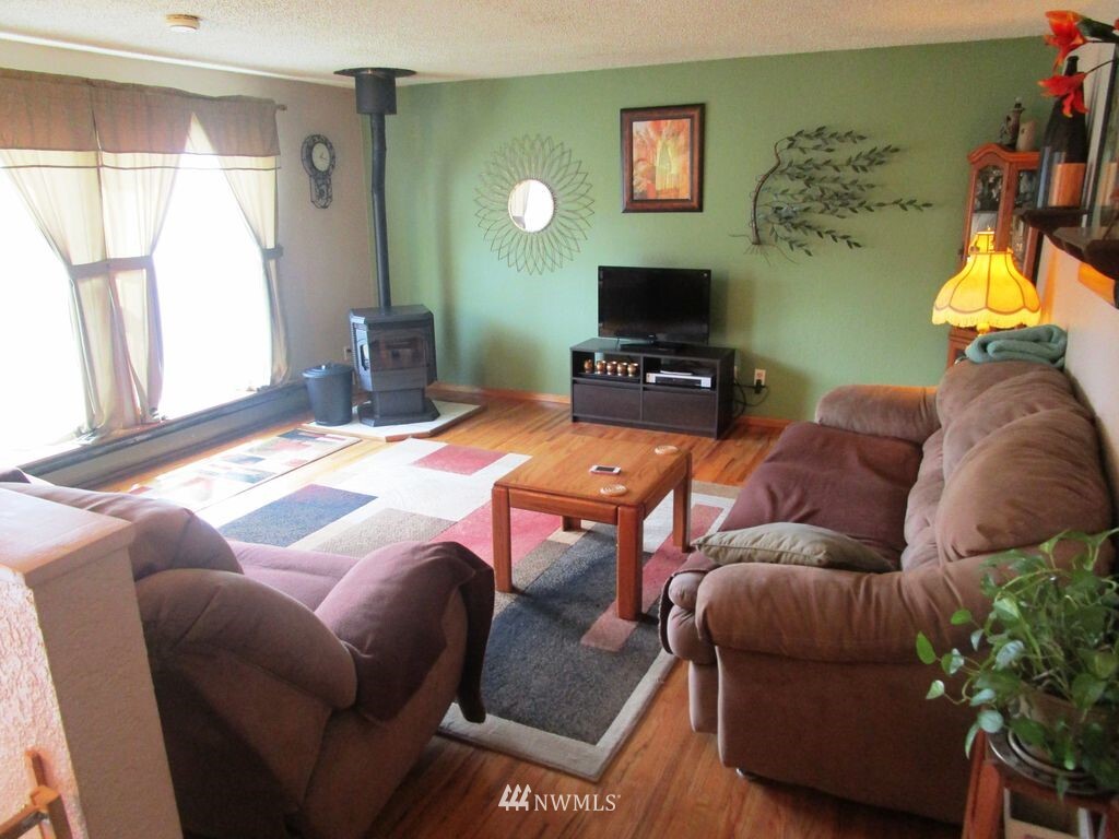 Property Photo: 15410 24th Avenue E WA 98445