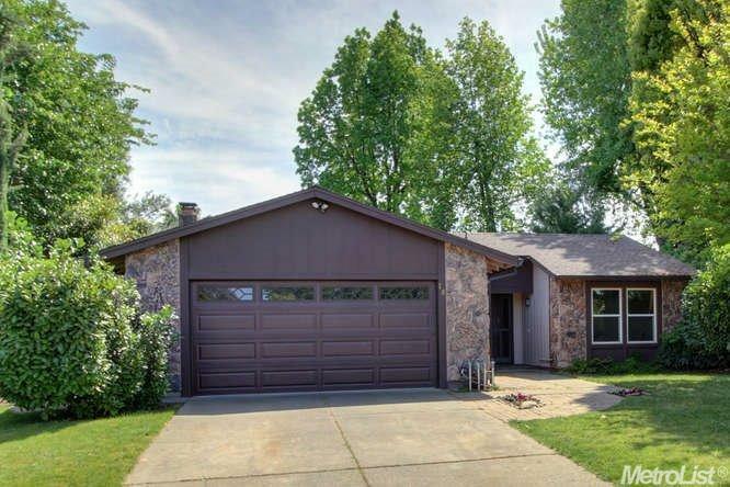 Property Photo:  18 Gatehouse Court  CA 95826 