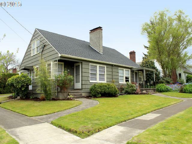 Property Photo:  144 NE 58th Ave  OR 97213 