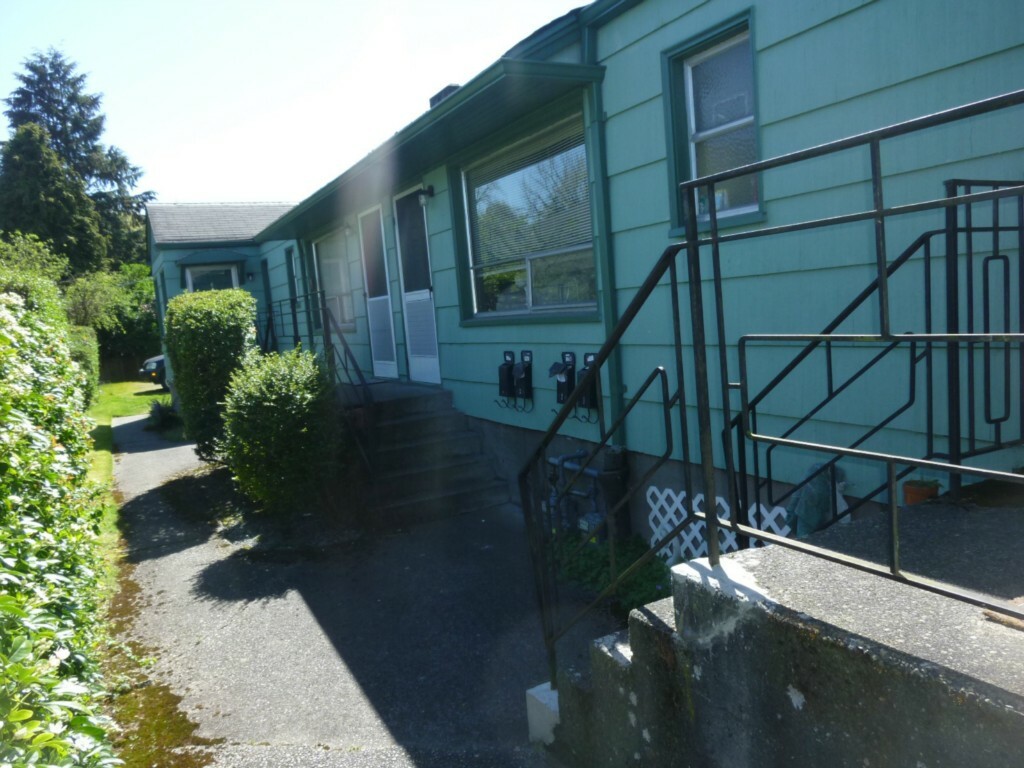 Property Photo:  1922 Ferry Ave SW  WA 98116 