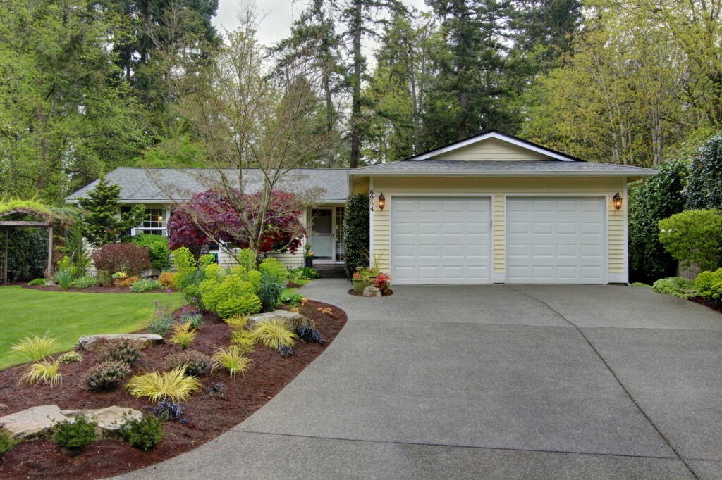 Property Photo:  6984 NE 139th St  WA 98034 