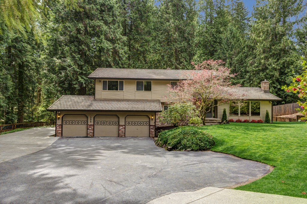 Property Photo:  17213 197th Ave NE  WA 98072 