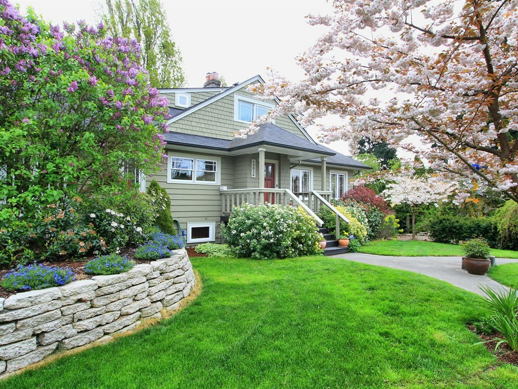 Property Photo:  12038 Evanston Ave N  WA 98133 