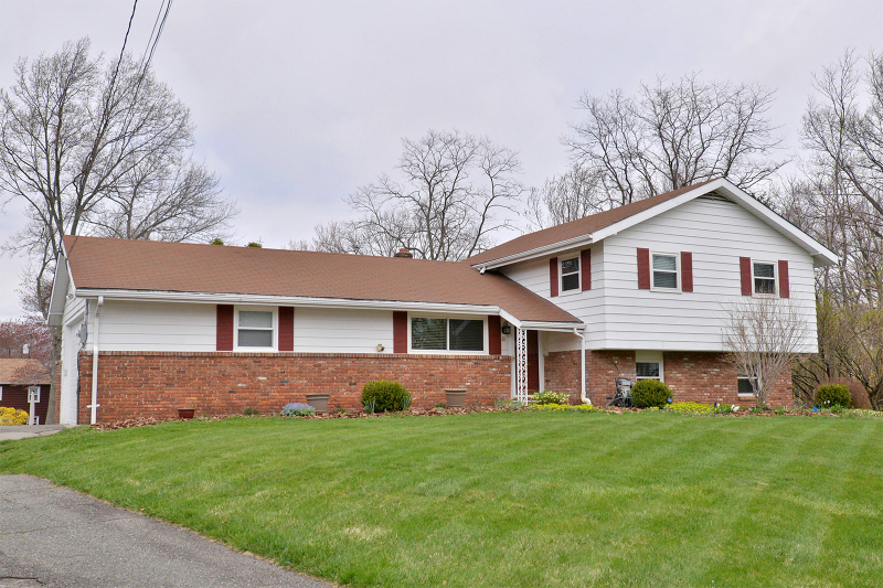 Property Photo: 10 Xenia Ct NJ 07803