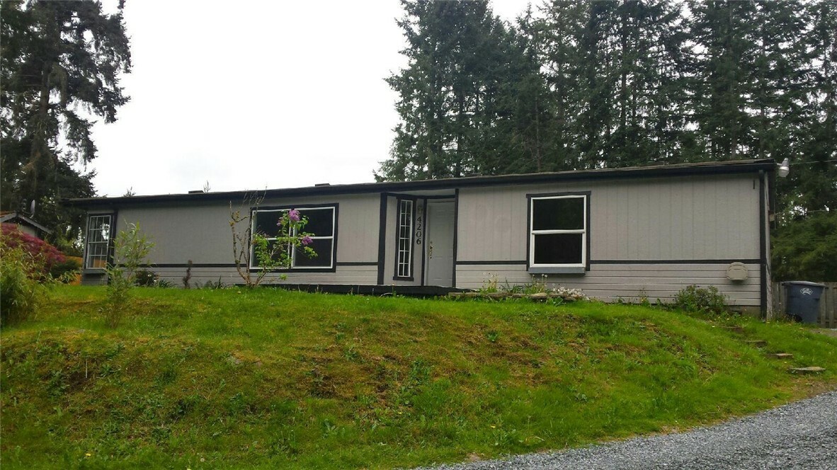 Property Photo:  4206 250th St Ct E  WA 98387 