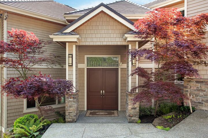 Property Photo: 2254 W Lake Sammamish Pkwy WA 98008