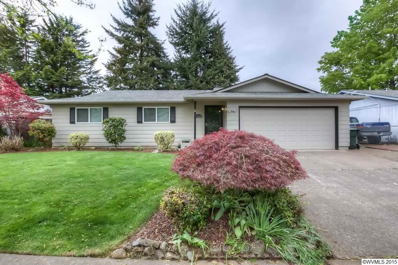Property Photo: 1030 Sharon Lp SE OR 97306