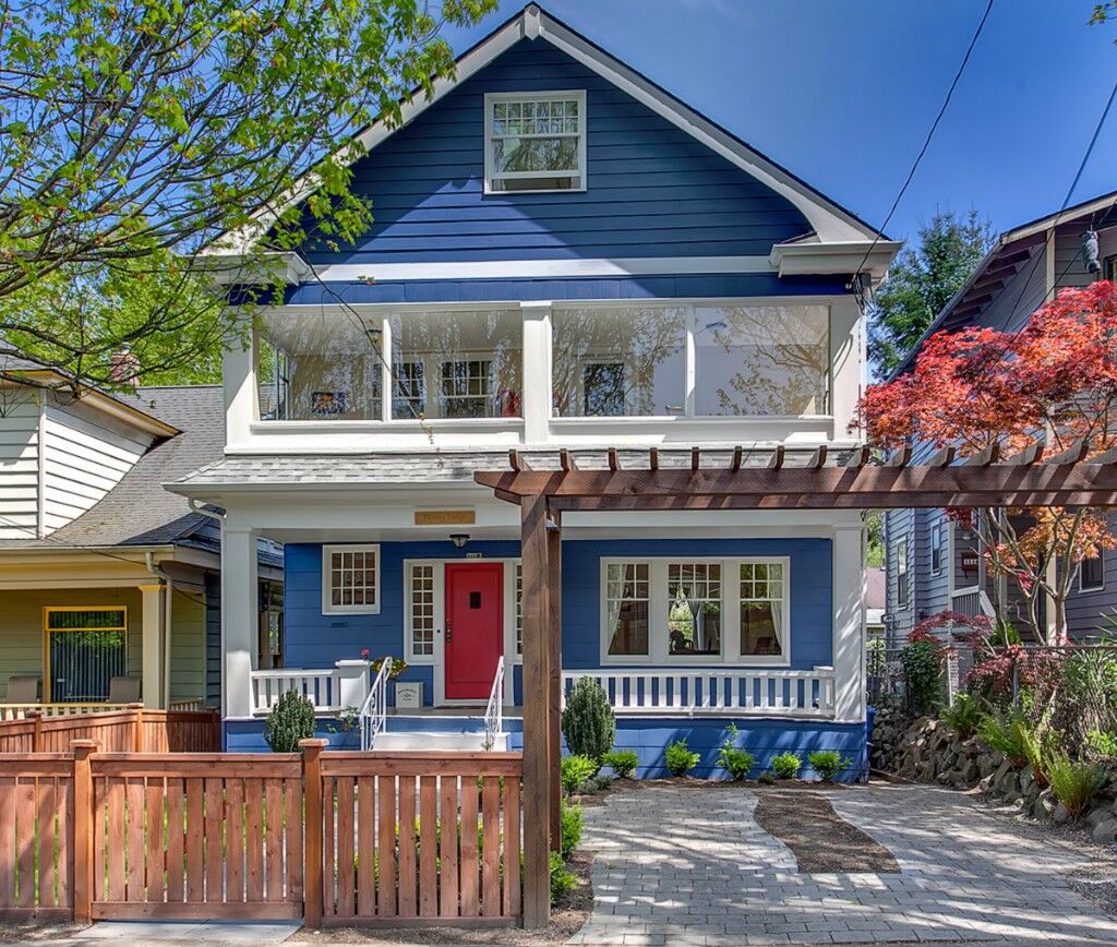 Property Photo:  1118 33rd Ave  WA 98112 