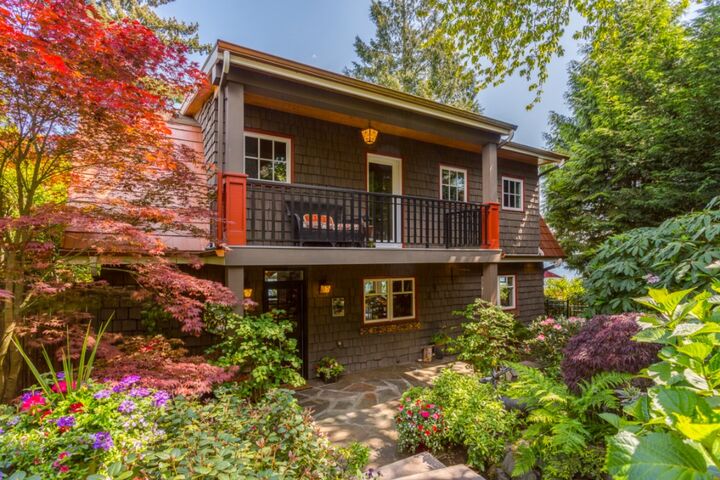 Property Photo:  3818 Mercer Wy  WA 98040 