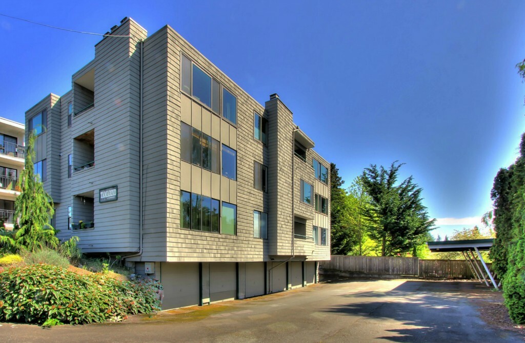 Property Photo:  215 N 120th St 301  WA 98133 