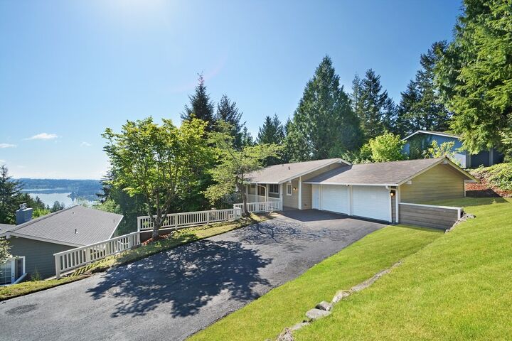 5229 NW El Camino Blvd  Bremerton WA 98312 photo