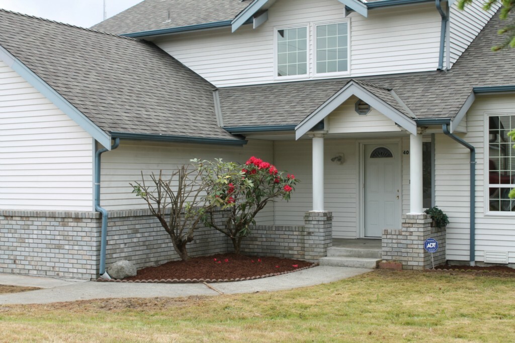 Property Photo:  4014 148th St SW  WA 98087 