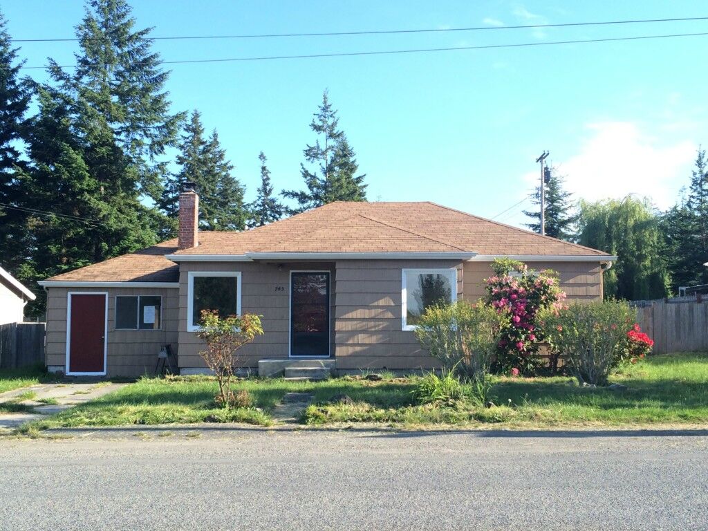 Property Photo: 745 Park St WA 98250