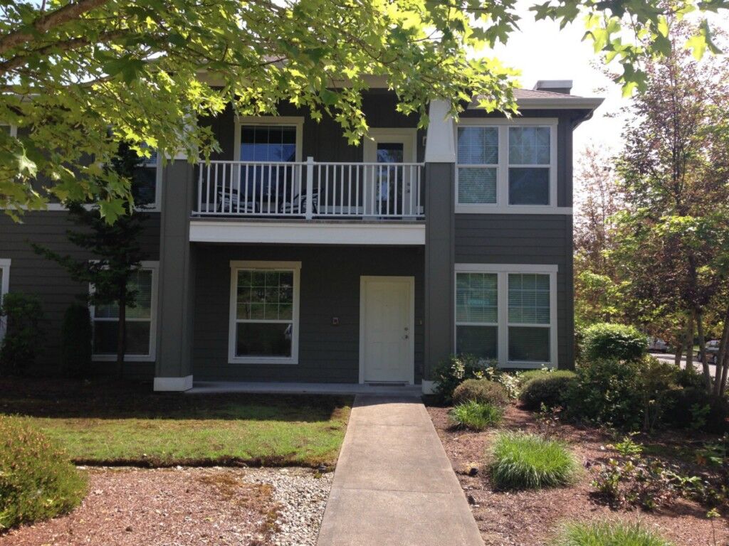 Property Photo:  22609 NE Alder Crest Dr 102  WA 98053 