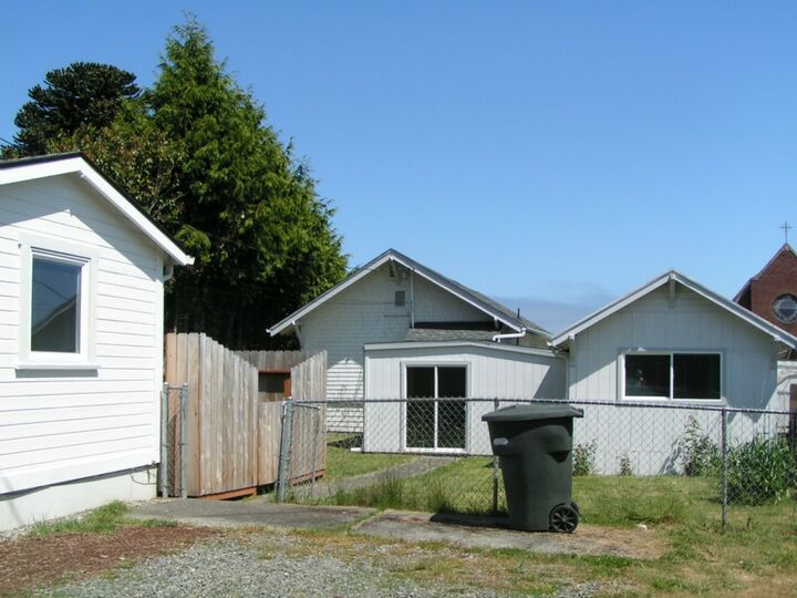 Property Photo:  106 W 6th St  WA 98362 