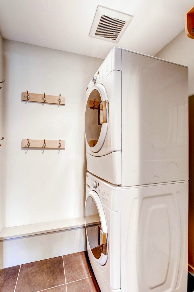 Property Photo: 3633 Beach Dr SW 301 WA 98116