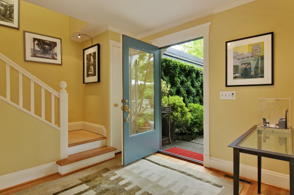 Property Photo: 2244 38th Place E WA 98112