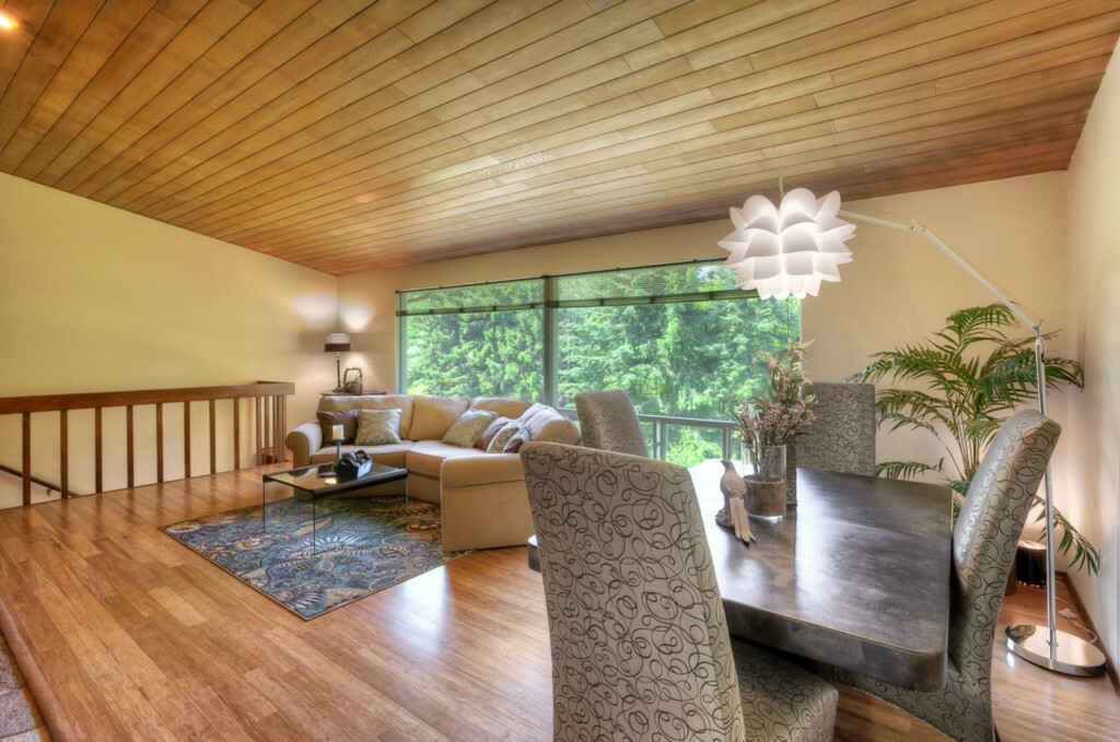 Property Photo:  8423 Island Dr S  WA 98118 